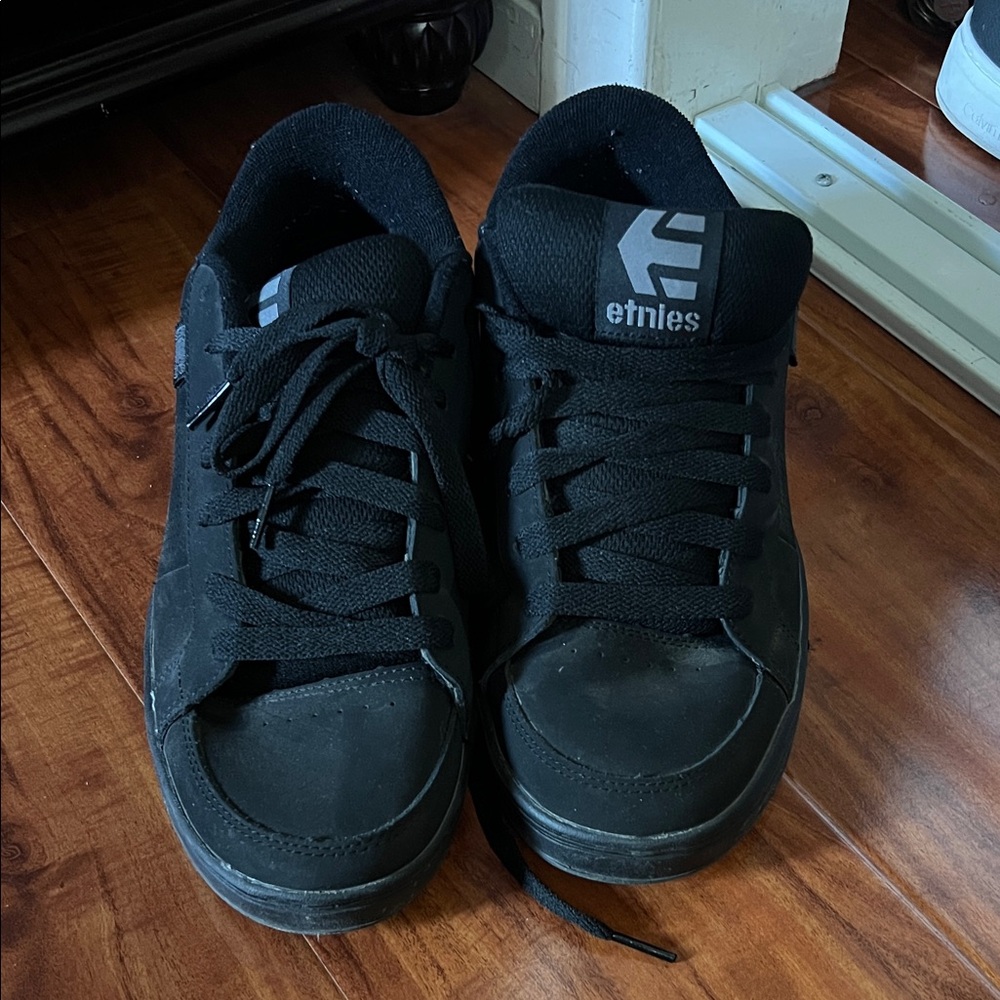 Etnies Men's Black Sneakers